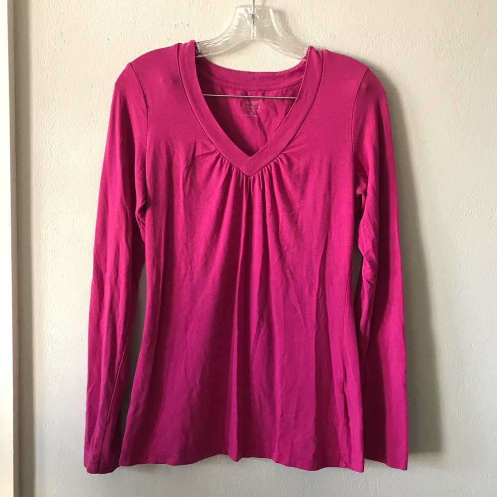 Long sleeve v-neck
